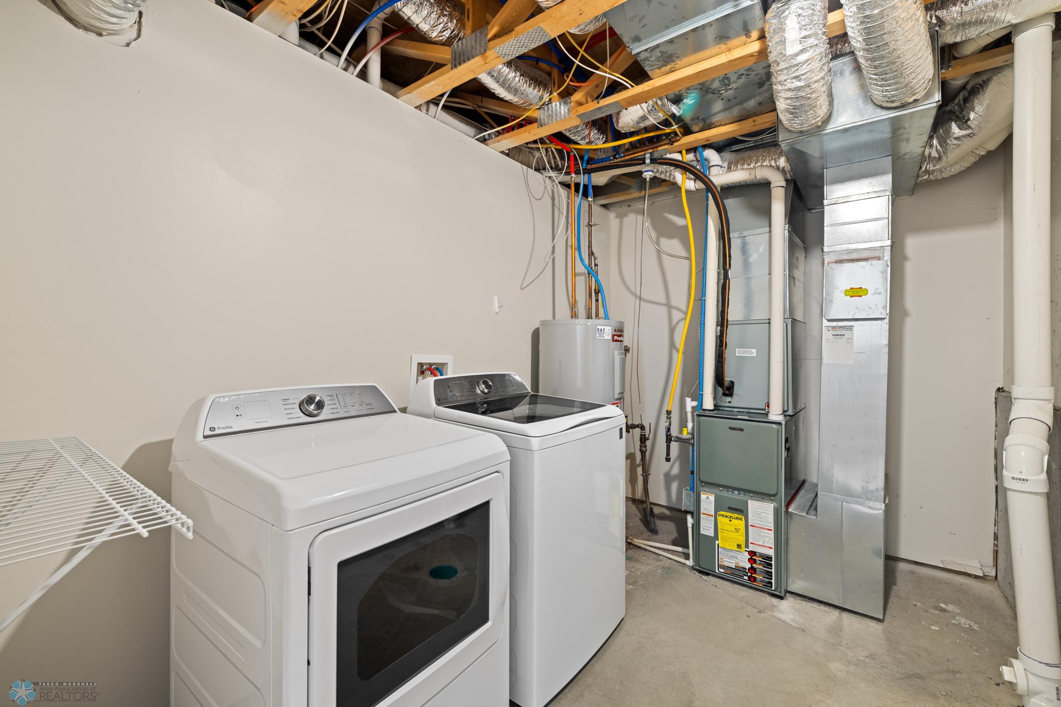 Amdak__2578 54th Ave S Fargo ND_INTERIOR_0011.jpg