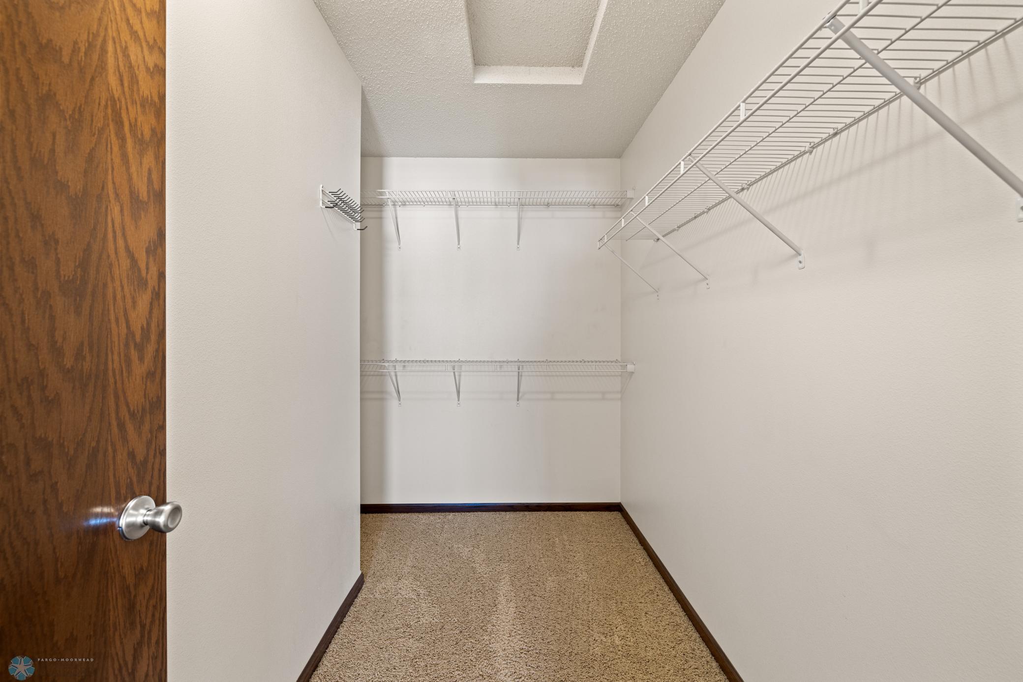 Amdak__2578 54th Ave S Fargo ND_INTERIOR_0023.jpg