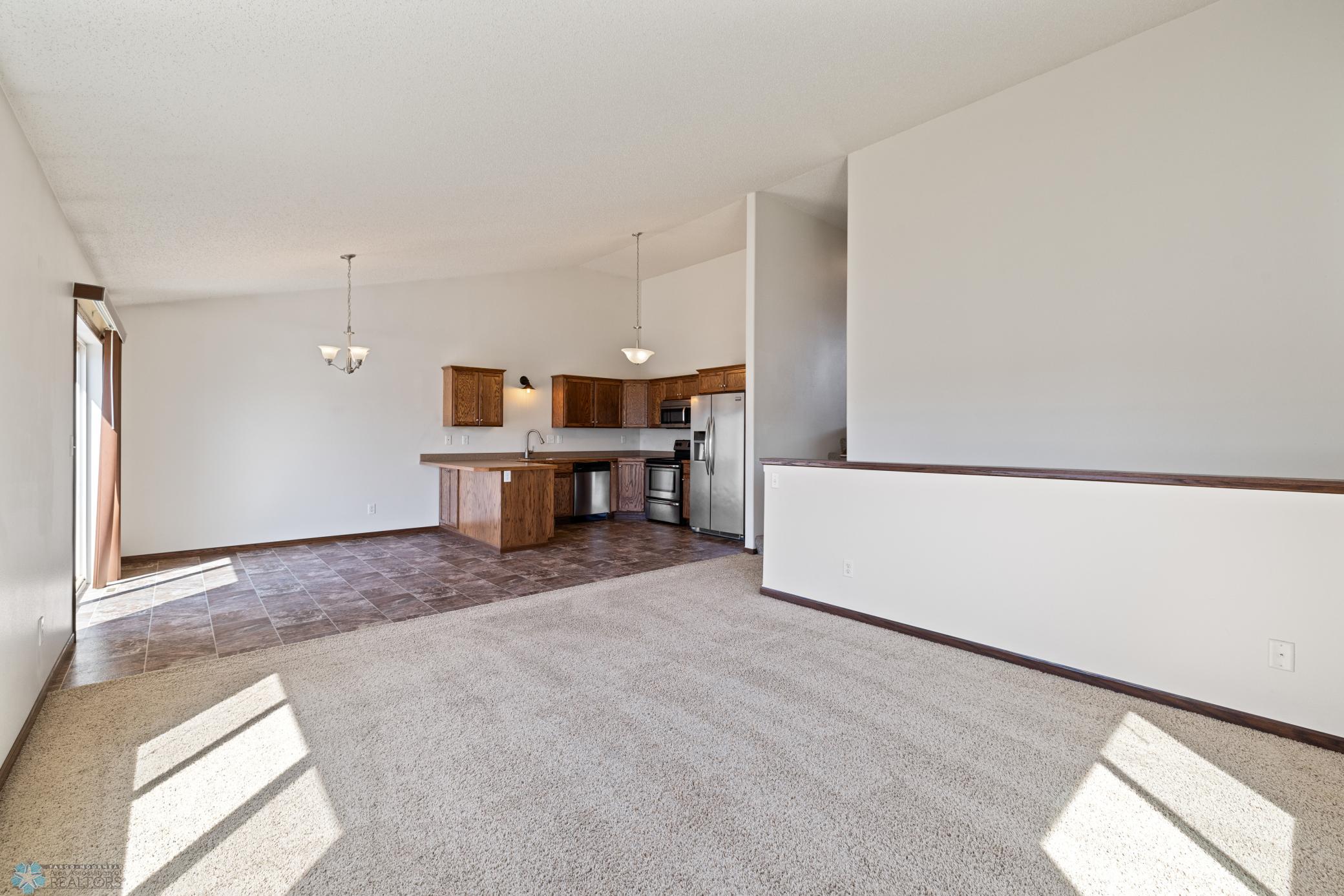 Amdak__2578 54th Ave S Fargo ND_INTERIOR_0017.jpg