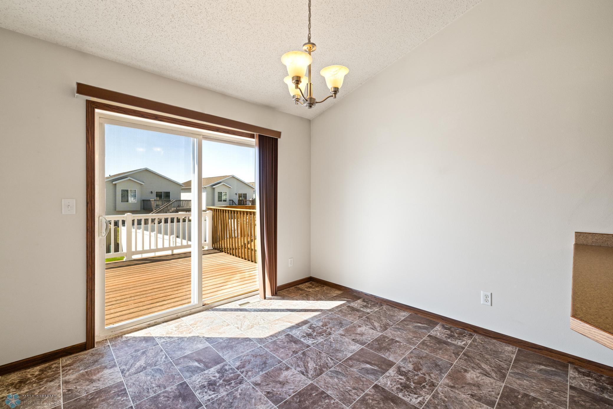 Amdak__2578 54th Ave S Fargo ND_INTERIOR_0013.jpg