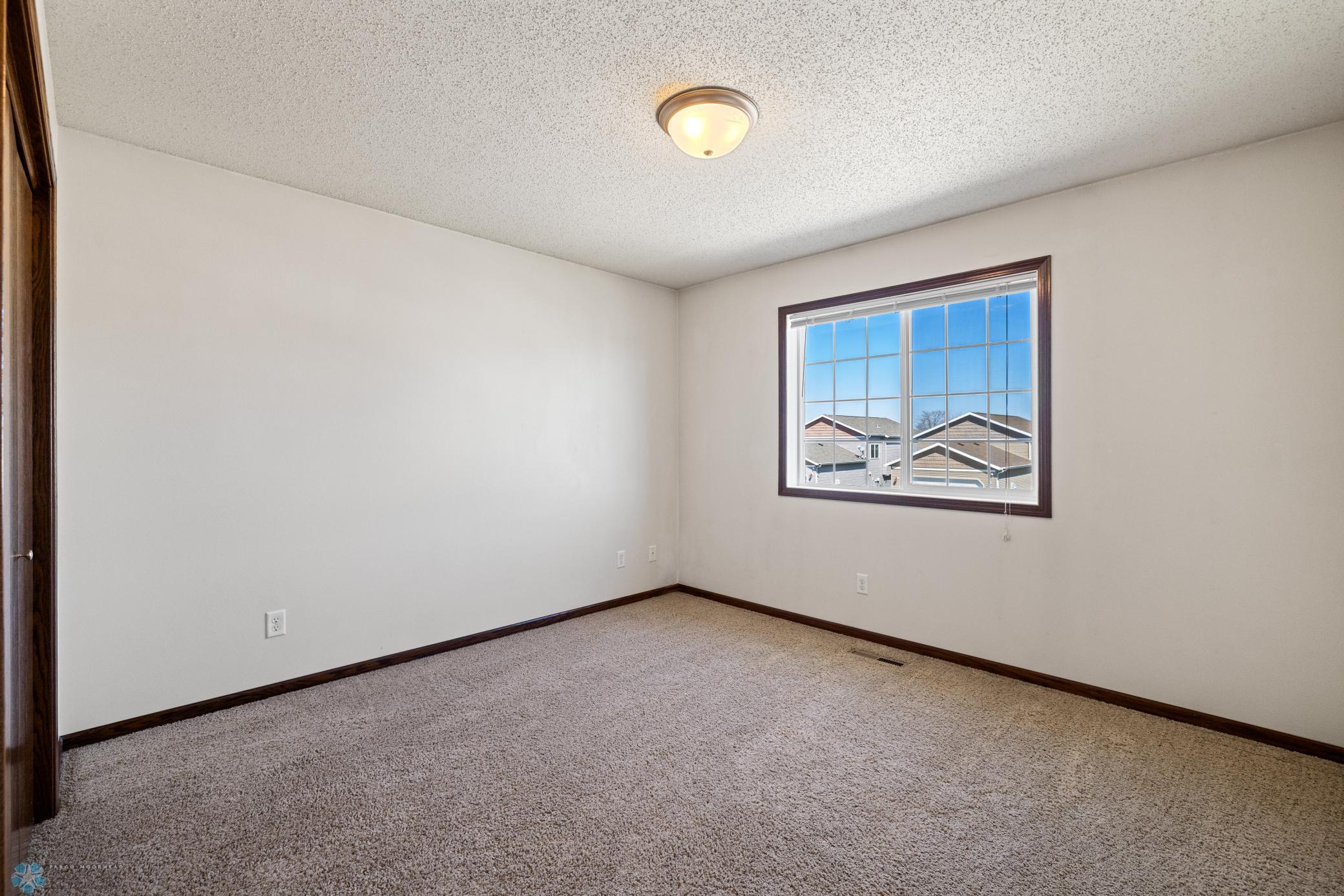 Amdak__2578 54th Ave S Fargo ND_INTERIOR_0019.jpg