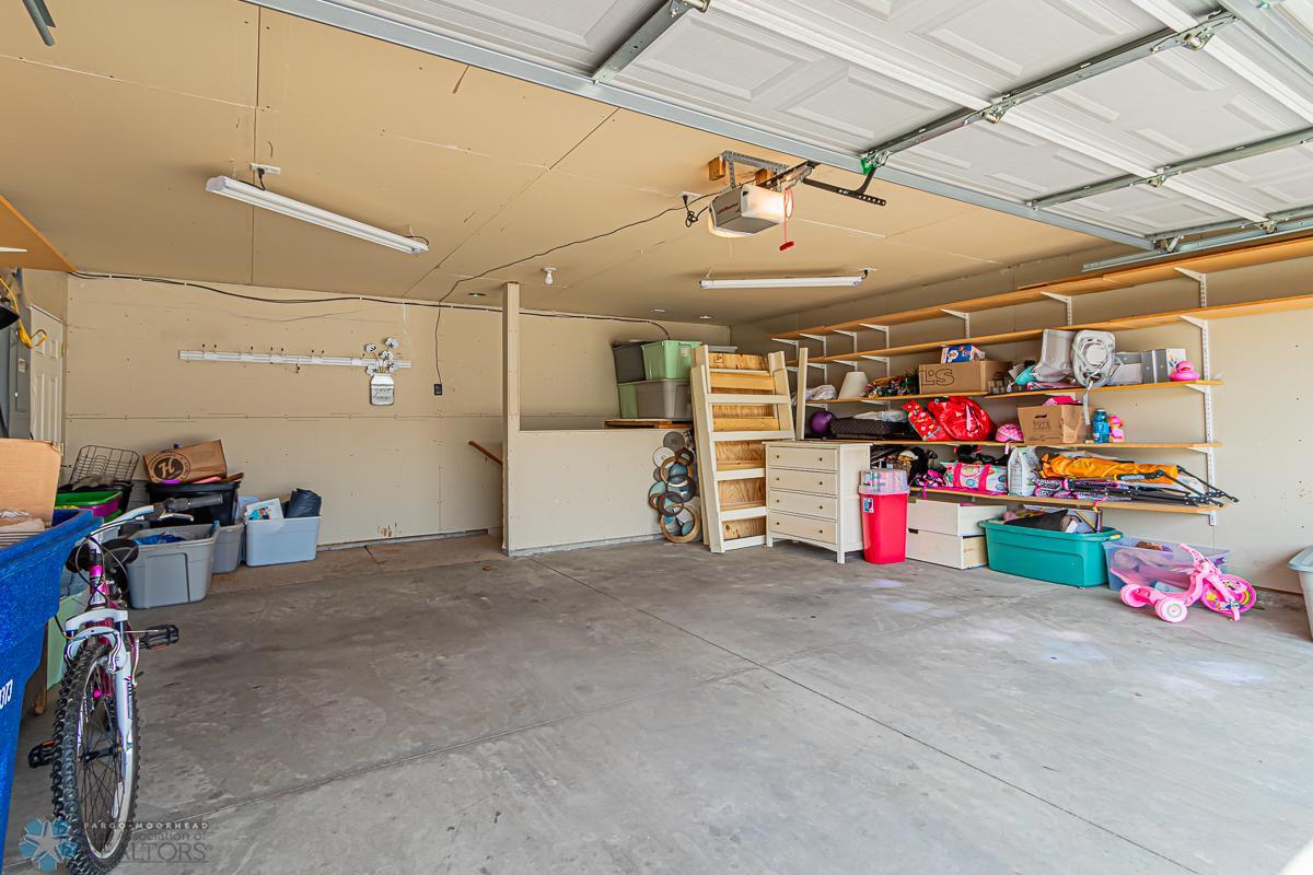 1564 34th Ave S Moorhead, MN 56560-25.jpg