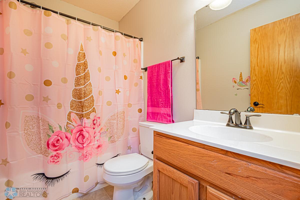 1564 34th Ave S Moorhead, MN 56560-09.jpg