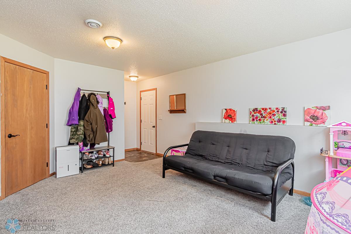 1564 34th Ave S Moorhead, MN 56560-03.jpg