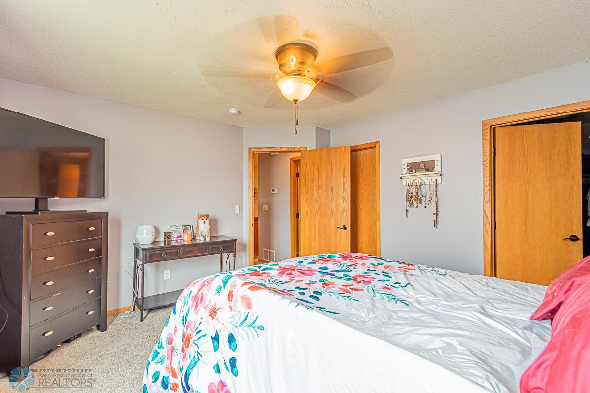 1564 34th Ave S Moorhead, MN 56560-20.jpg