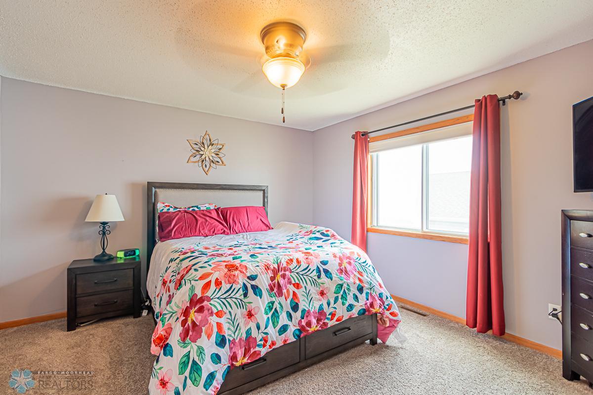 1564 34th Ave S Moorhead, MN 56560-19.jpg
