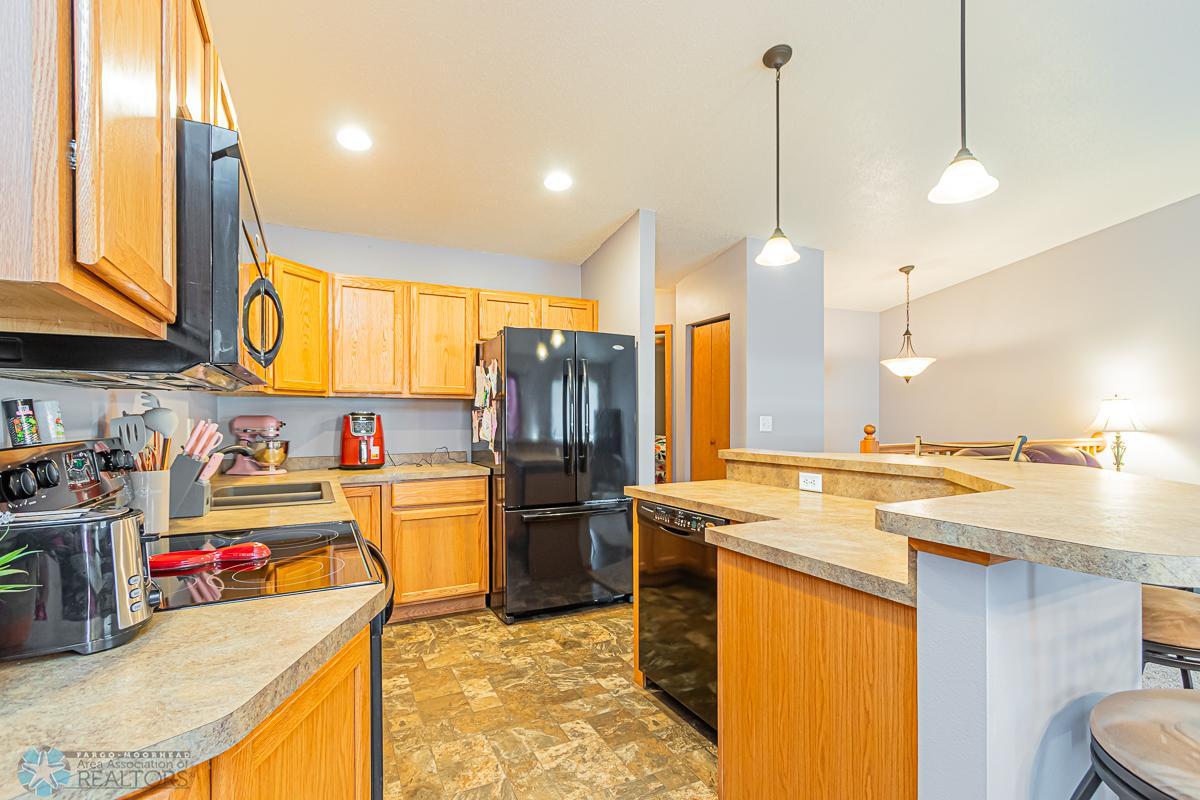1564 34th Ave S Moorhead, MN 56560-15.jpg