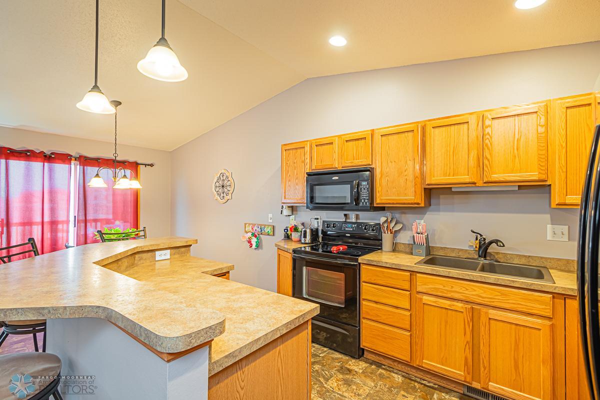 1564 34th Ave S Moorhead, MN 56560-18.jpg