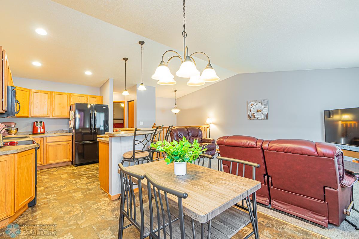 1564 34th Ave S Moorhead, MN 56560-14.jpg