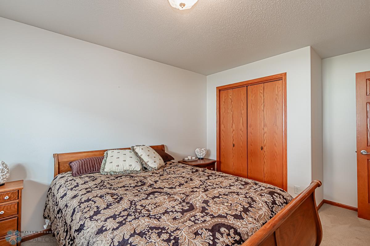 4356 52nd St S Fargo, ND-06.jpg