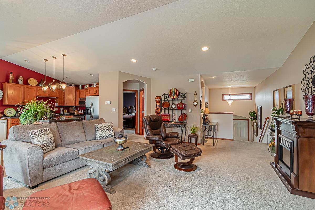 4356 52nd St S Fargo, ND-11.jpg