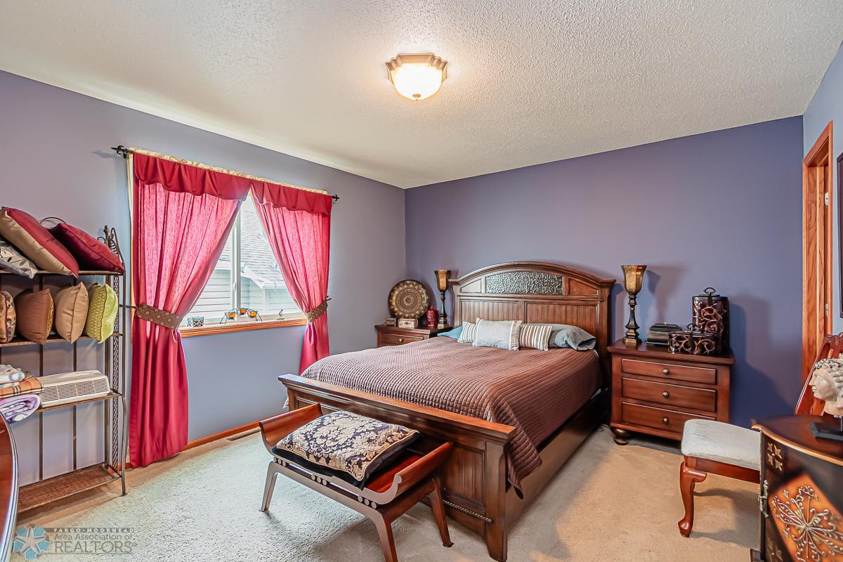 4356 52nd St S Fargo, ND-15.jpg