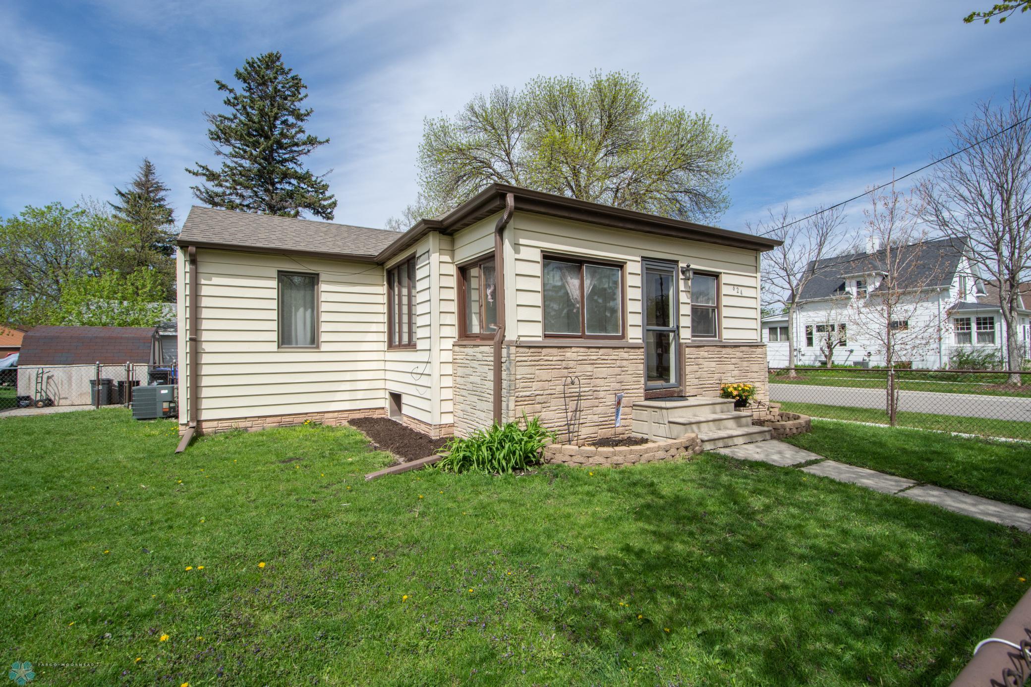 Property photo for 624 Elm Street N, Fargo, ND 58102