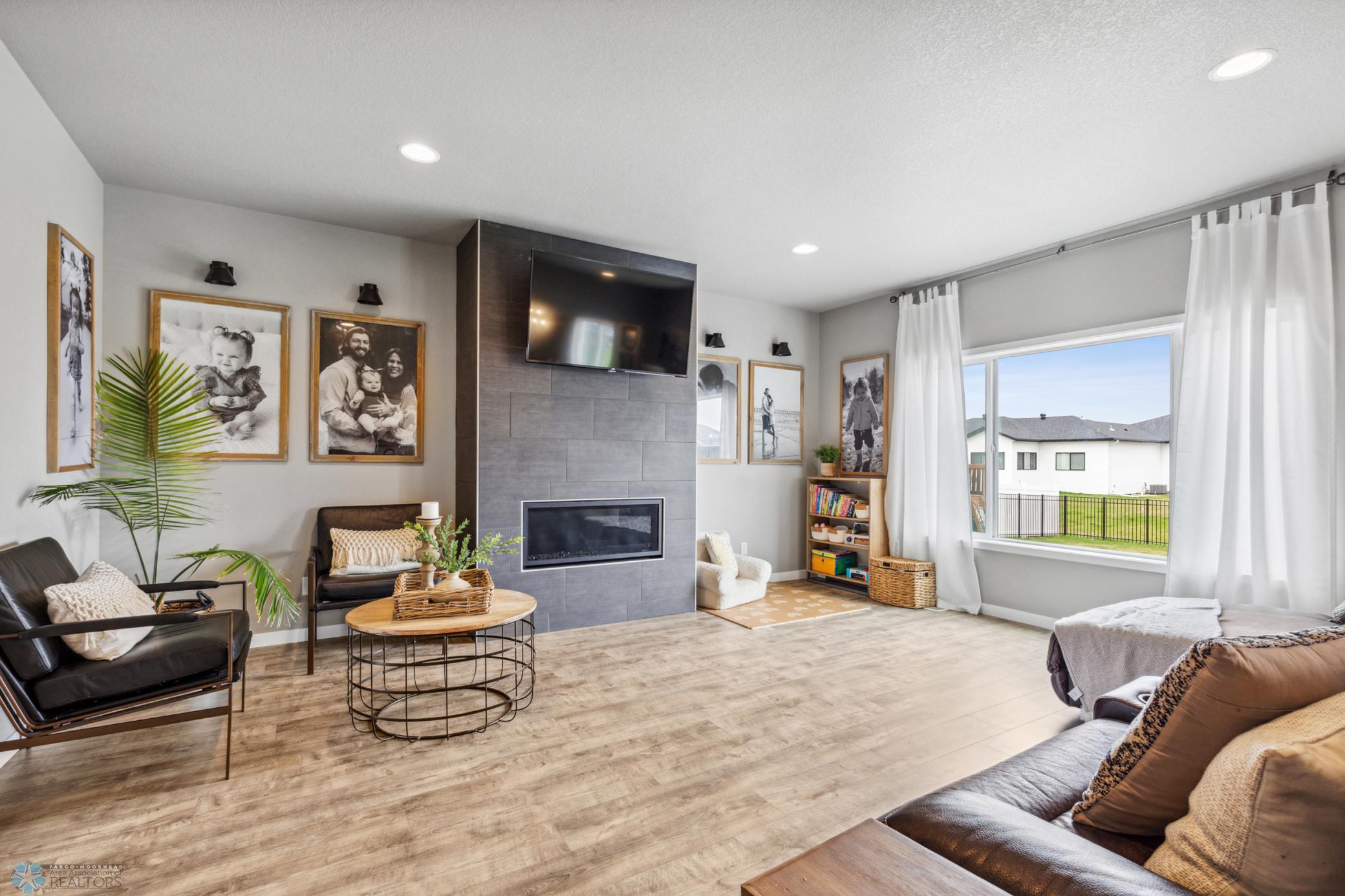 Gas fireplace