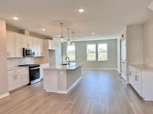 The Jetwood's spacious & open layout with an oversized chef-inspired kitchen, is perfect for entertaining friends & family.