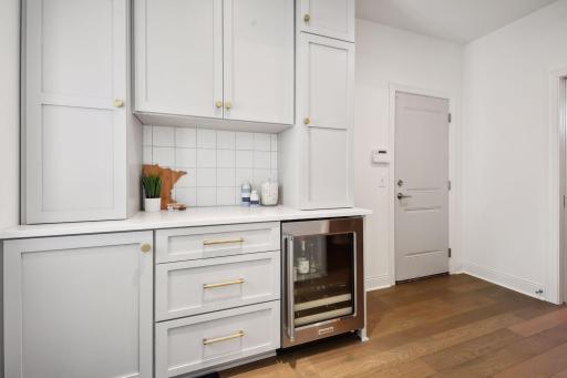 115 Chicago Avenue S, Wayzata, MN 55391