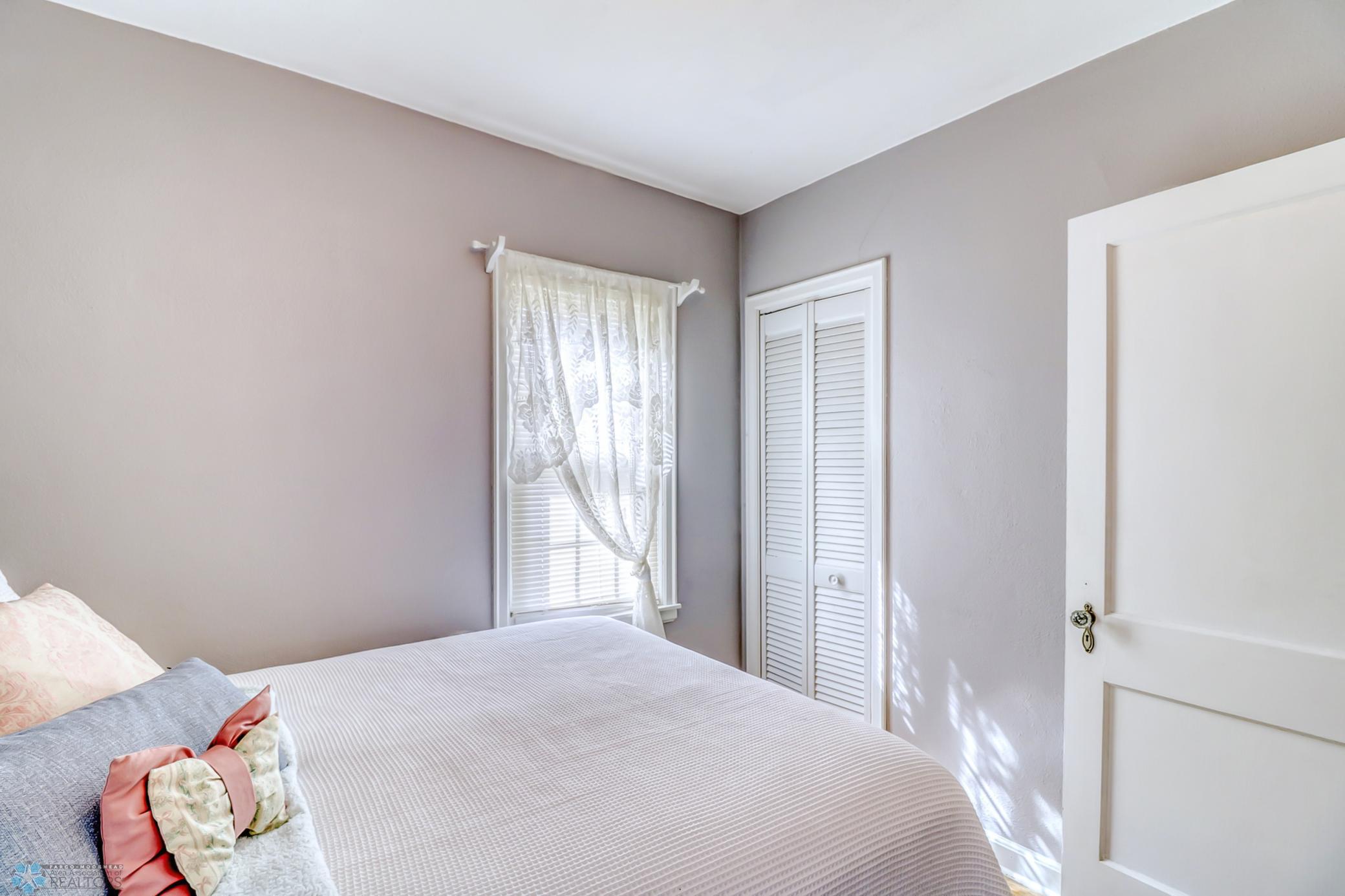 Bedroom2_2.jpg