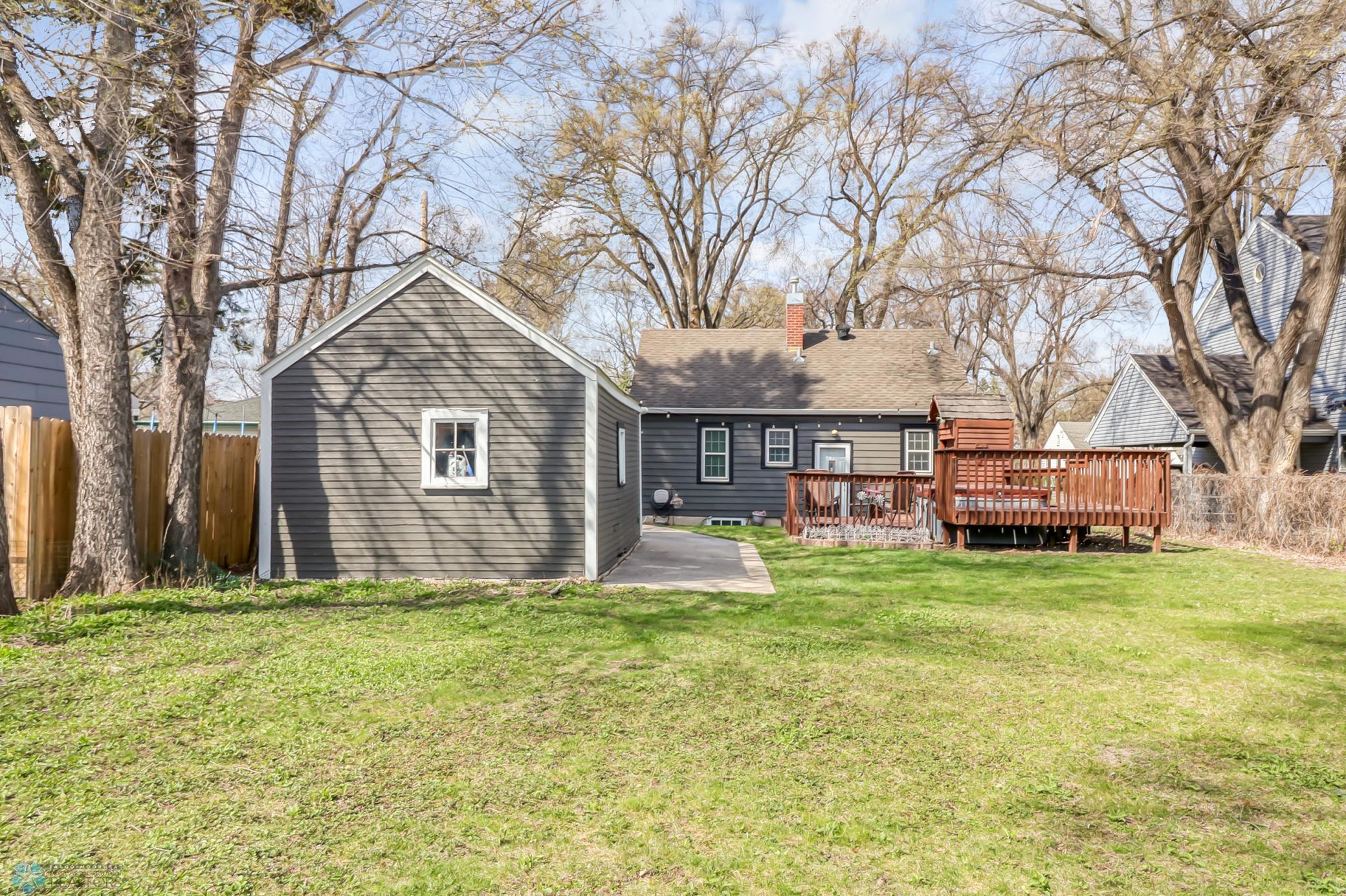 Backyard1_2.jpg