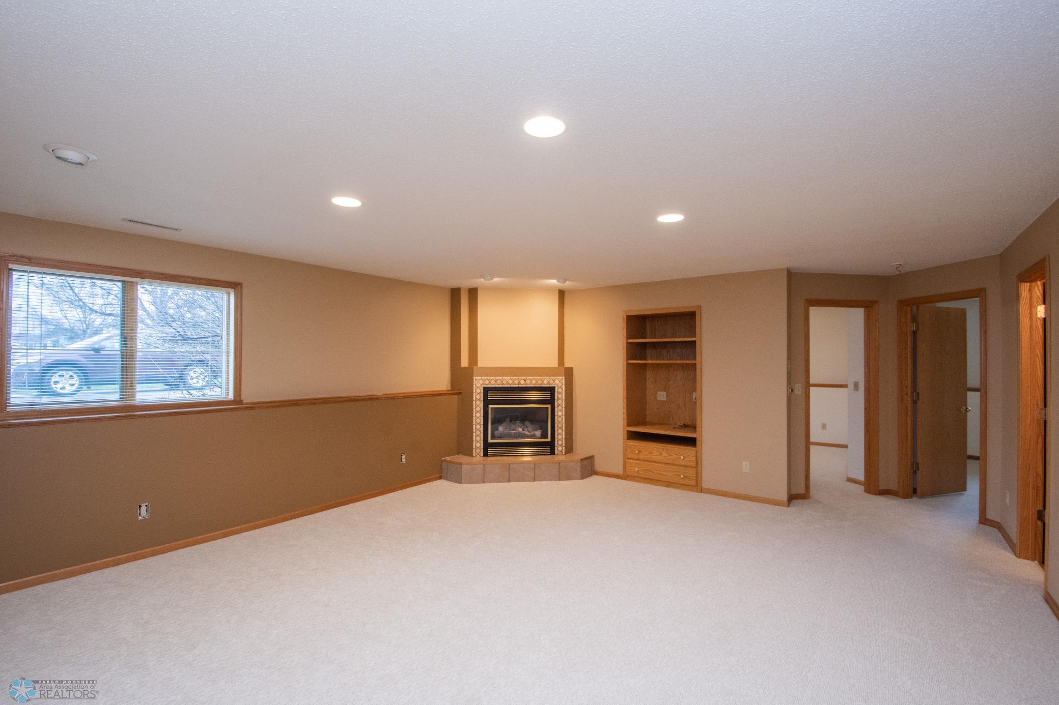 Family Room w/ fireplace