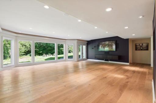 8697 Wynstone Pass, Eden Prairie, MN 55347