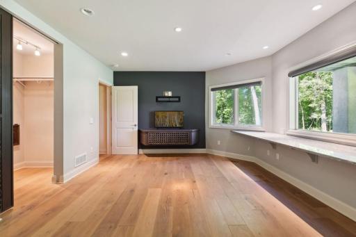 8697 Wynstone Pass, Eden Prairie, MN 55347