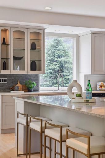8697 Wynstone Pass, Eden Prairie, MN 55347