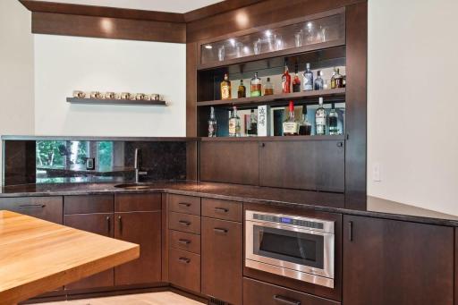 8697 Wynstone Pass, Eden Prairie, MN 55347