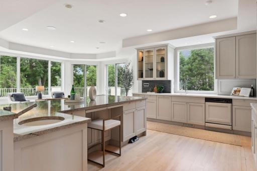 8697 Wynstone Pass, Eden Prairie, MN 55347