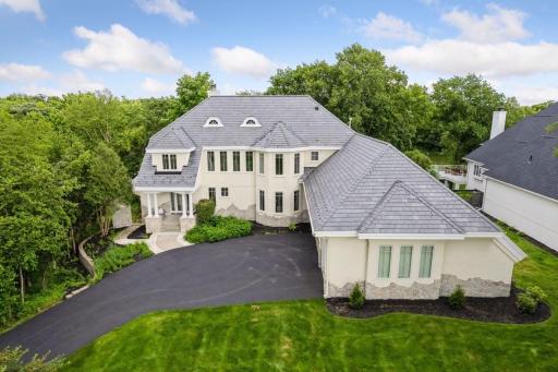 8697 Wynstone Pass, Eden Prairie, MN 55347