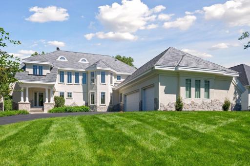 8697 Wynstone Pass, Eden Prairie, MN 55347