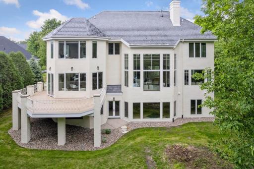 8697 Wynstone Pass, Eden Prairie, MN 55347