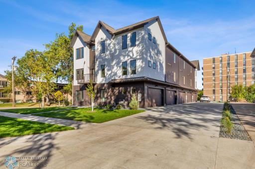 502 8th Street S, 1, Fargo, ND 58103