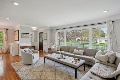 5600 Kellogg Place, Edina, MN 55424