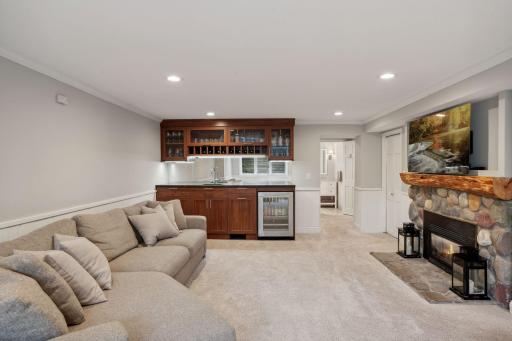 5600 Kellogg Place, Edina, MN 55424