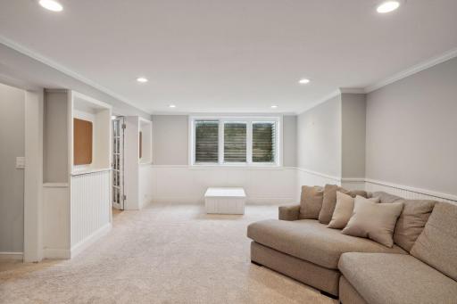 5600 Kellogg Place, Edina, MN 55424