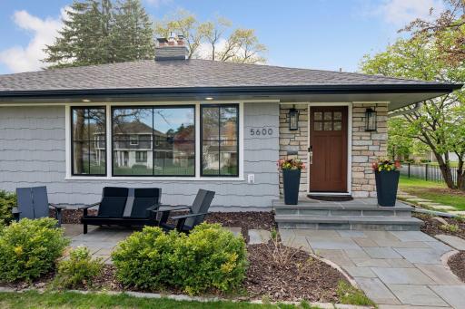5600 Kellogg Place, Edina, MN 55424