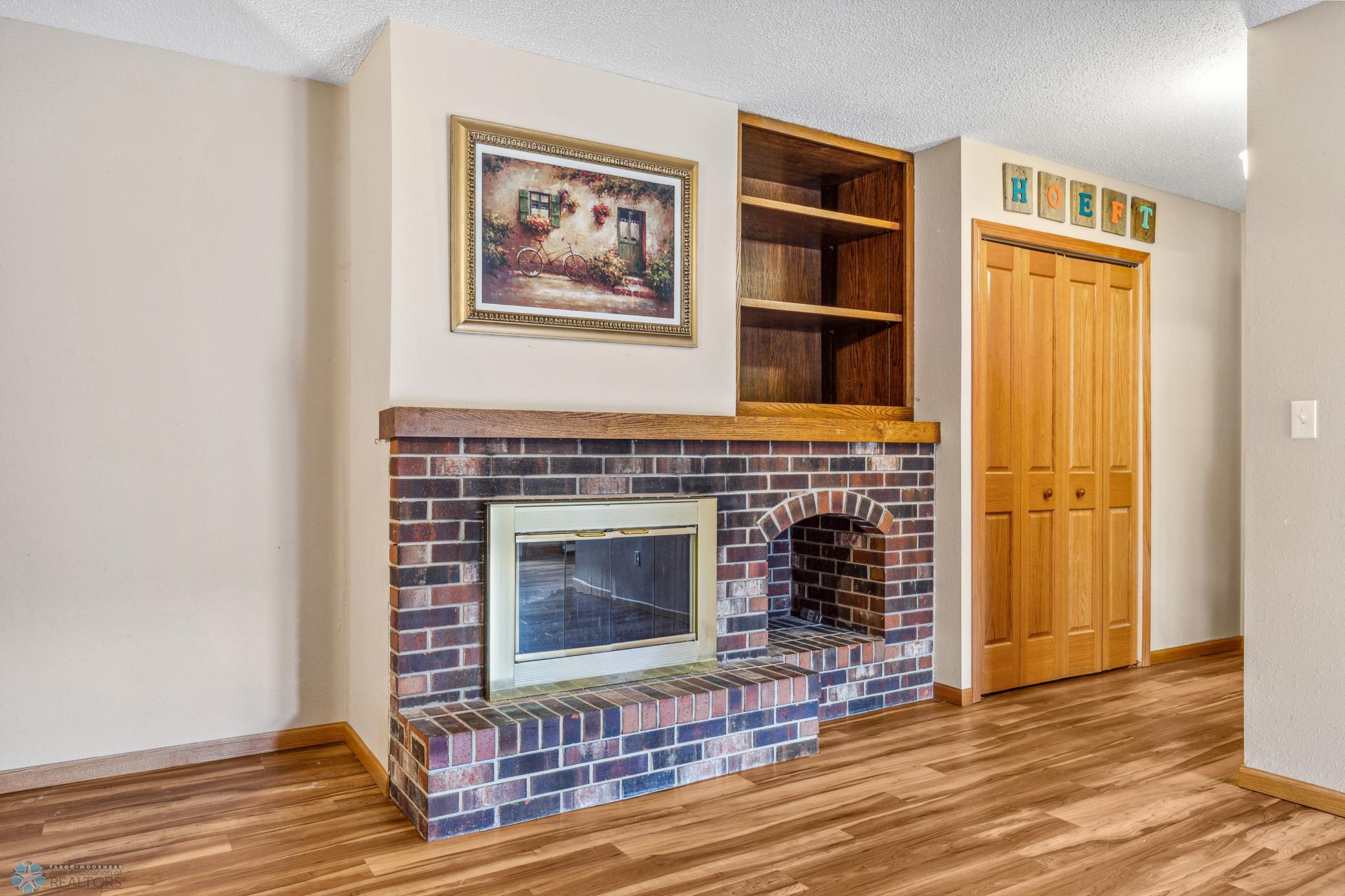 Living Room w/ built-ins
