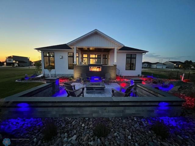 Exterior light feature