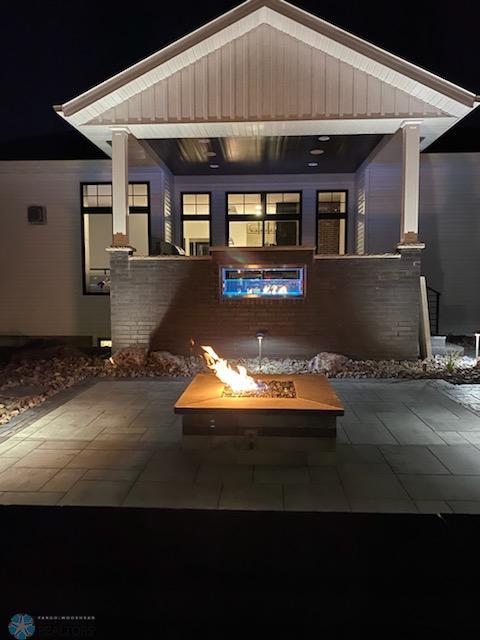 Built-in firepit