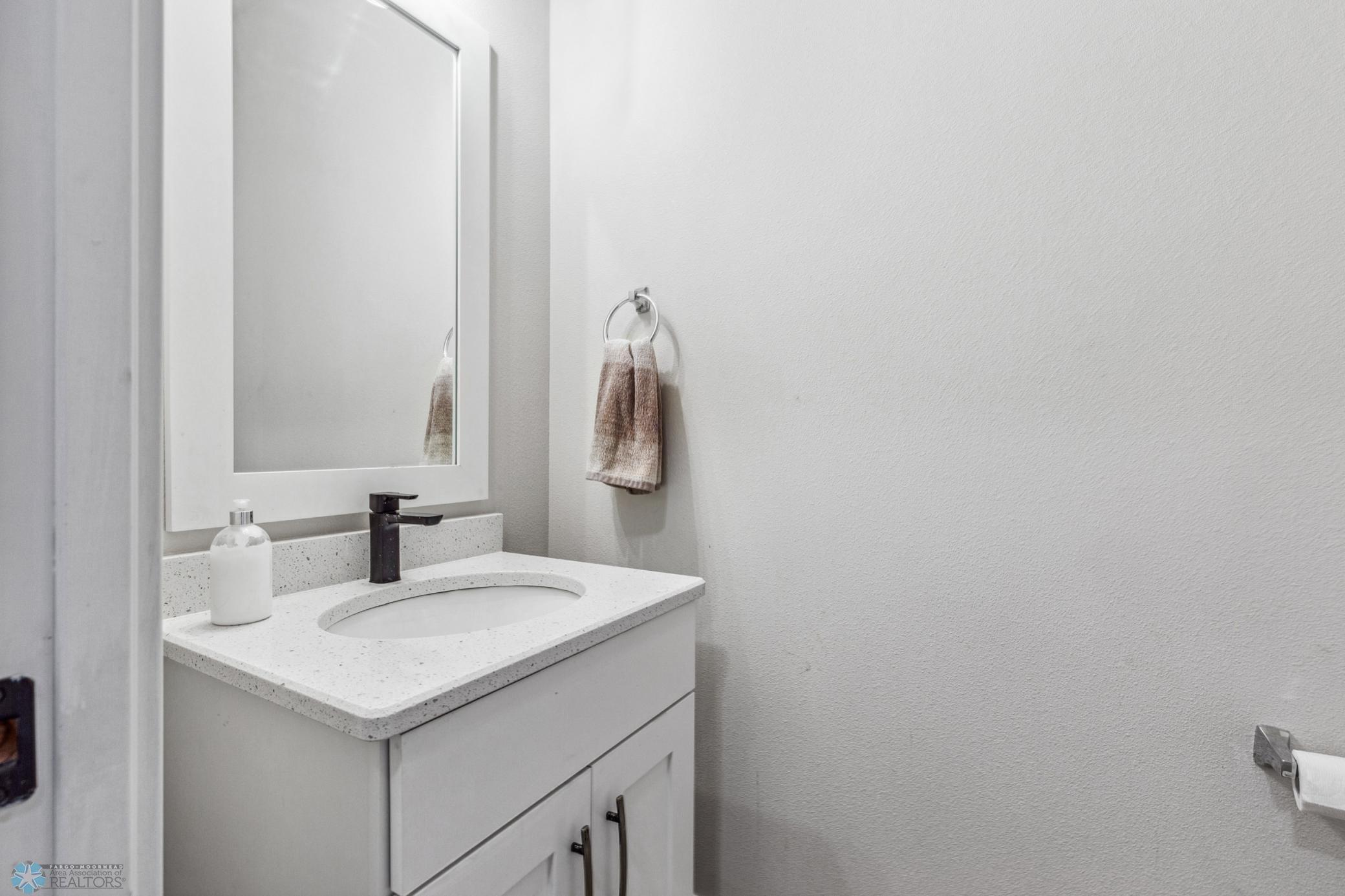 Main floor 1/2 Bath