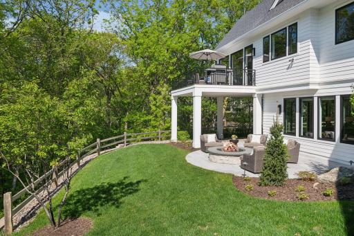 One of the best properties in Highland Oaks, this home is set against a backdrop of towering trees and the wetlands beyond.