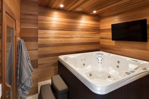 Cedar Hot tub room
