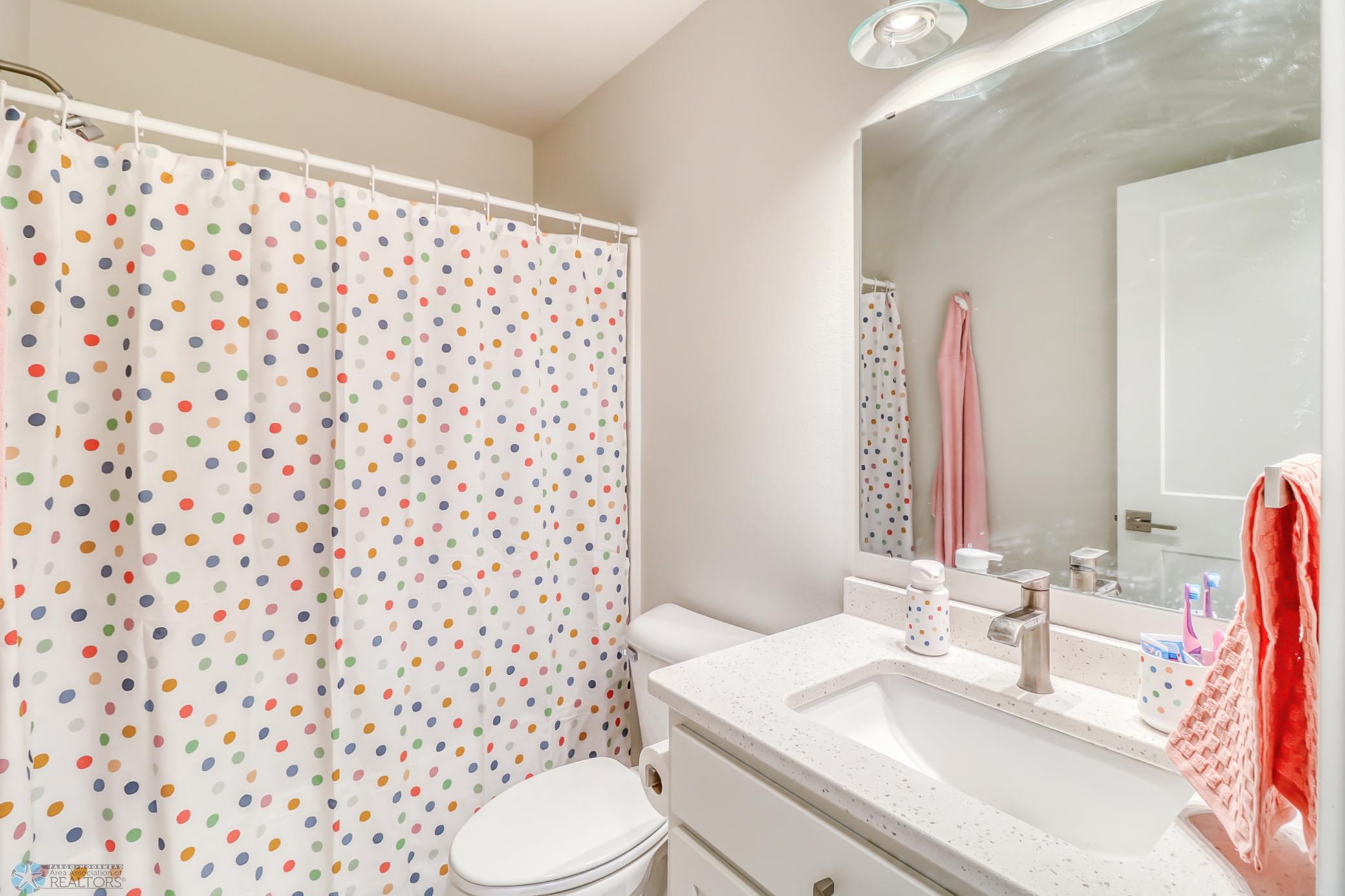 Bathroom1_1.jpg