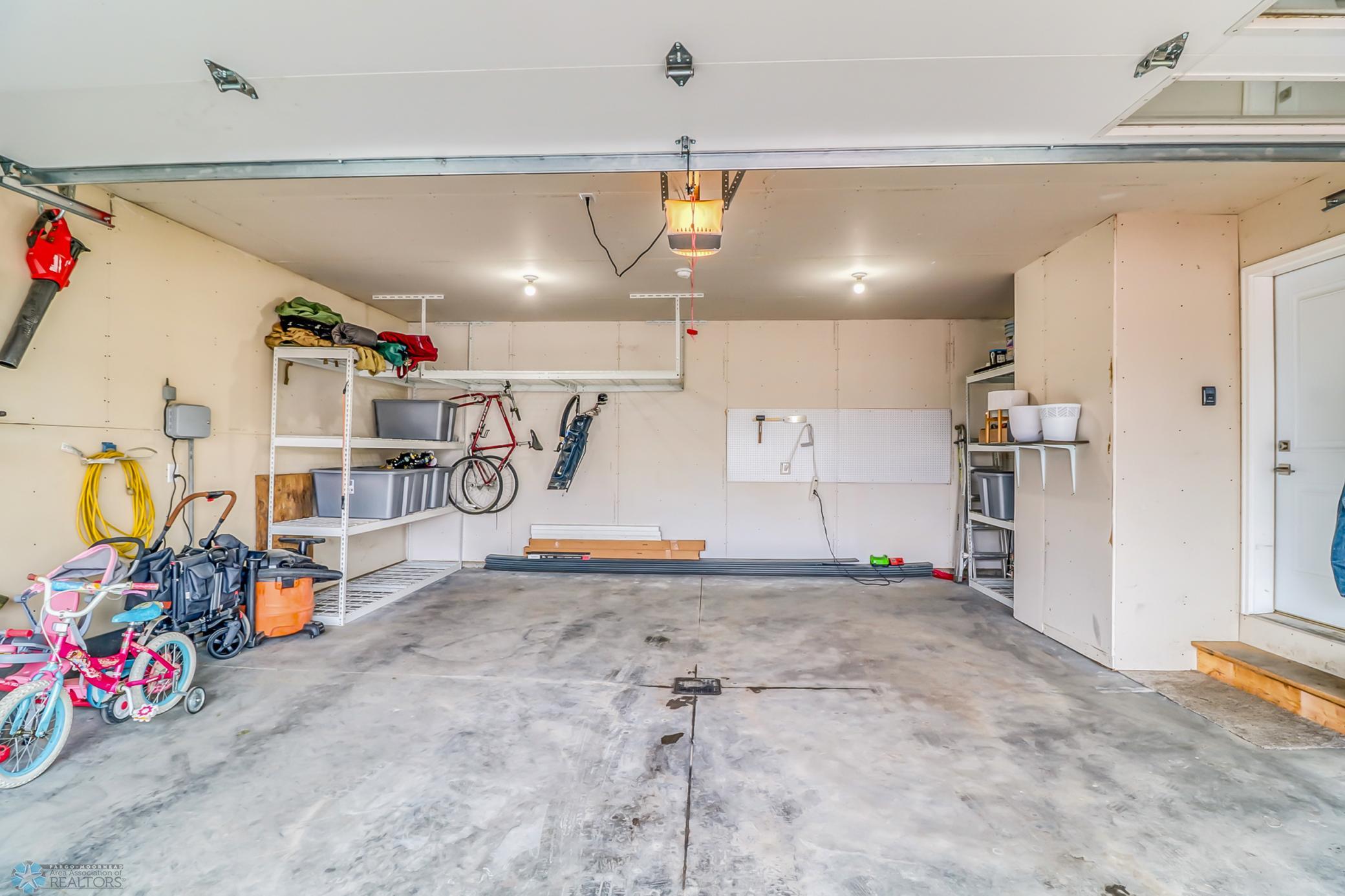Garage1_1.jpg