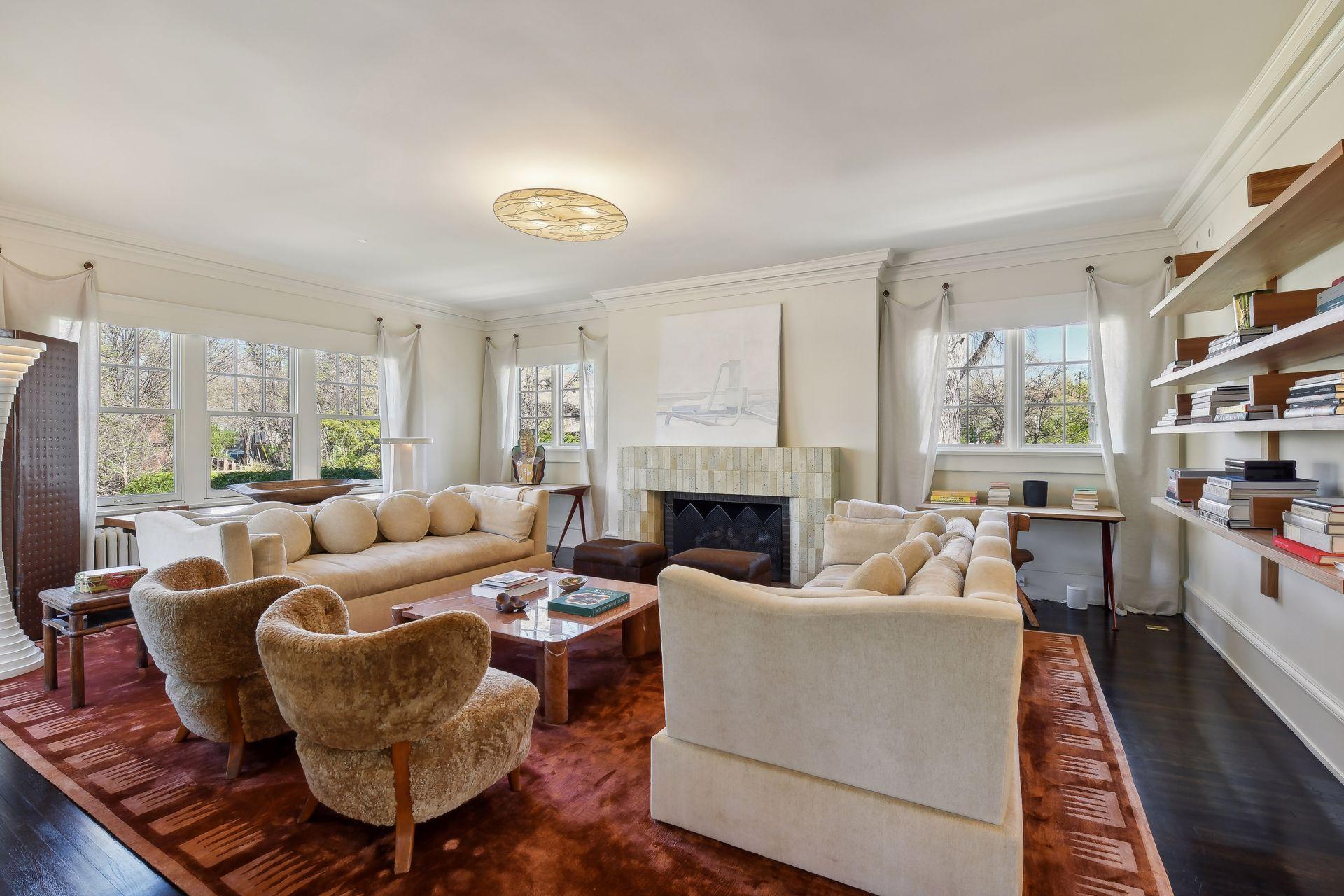 A living room you'll want to live in!