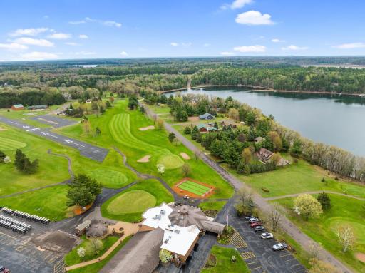 Gorgeous Golf Course and many more amenities!