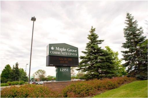 Maple Grove Community Center nearby has indoor and outdoor playgrounds, a gymnasium, swimming pool, indoor and outdoor volleyball and pickleball, ice arena and much more!