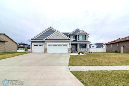 3665 Valley View Drive S, Fargo, ND 58104