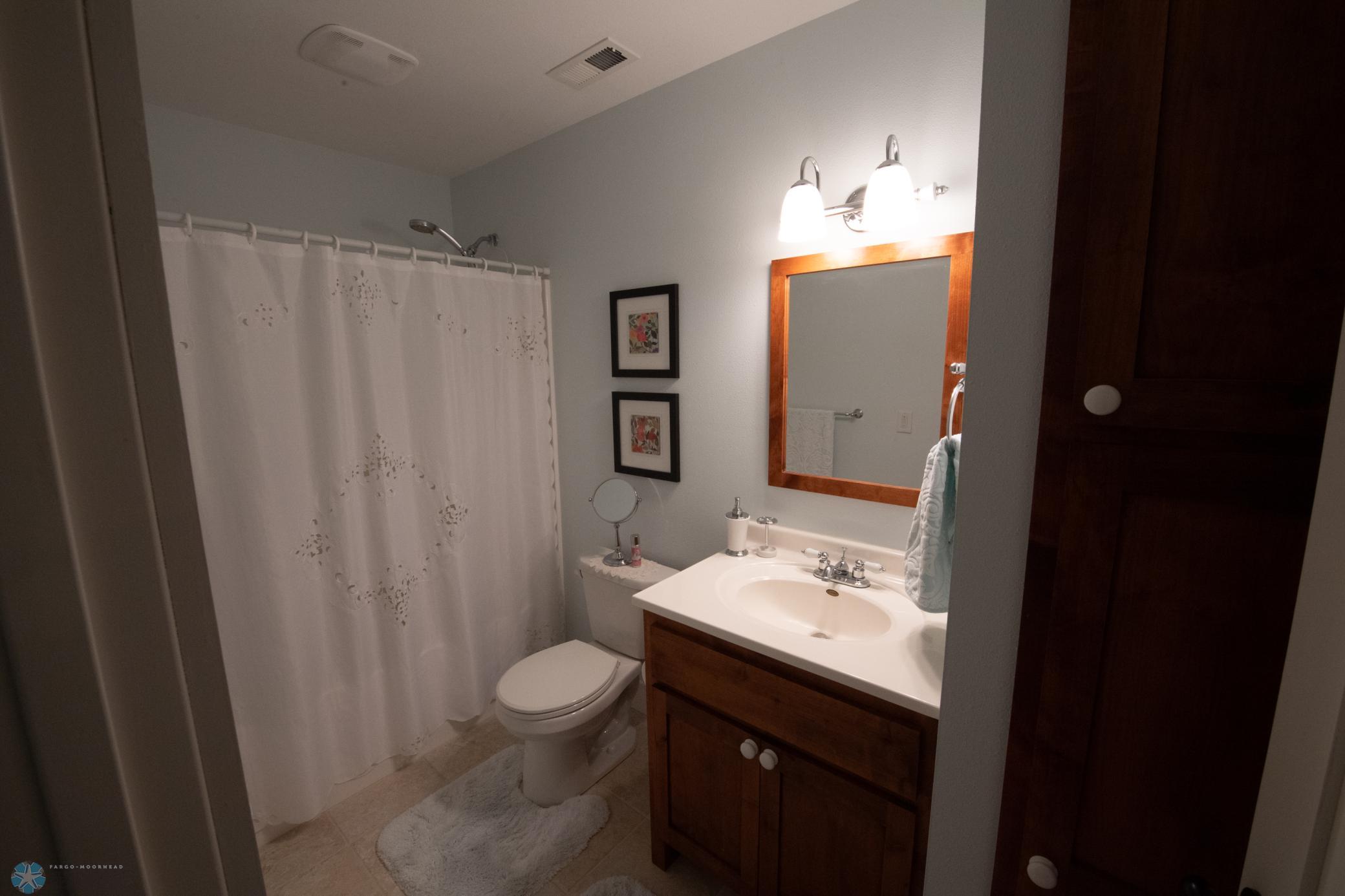 full bath.jpg