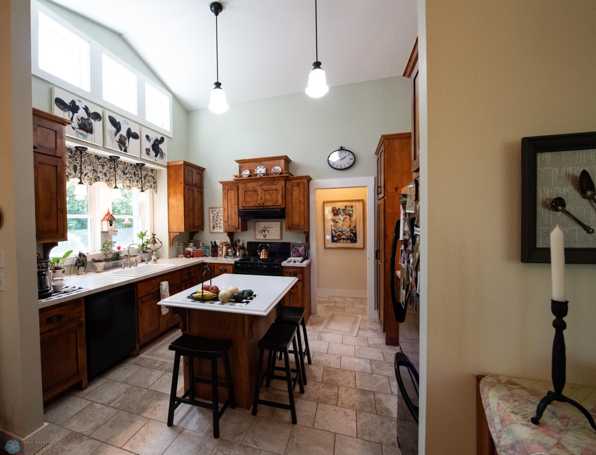 kitchen with island.jpg